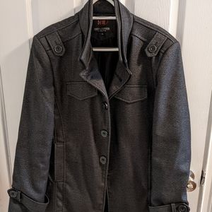 Men's dark grey short peacoat